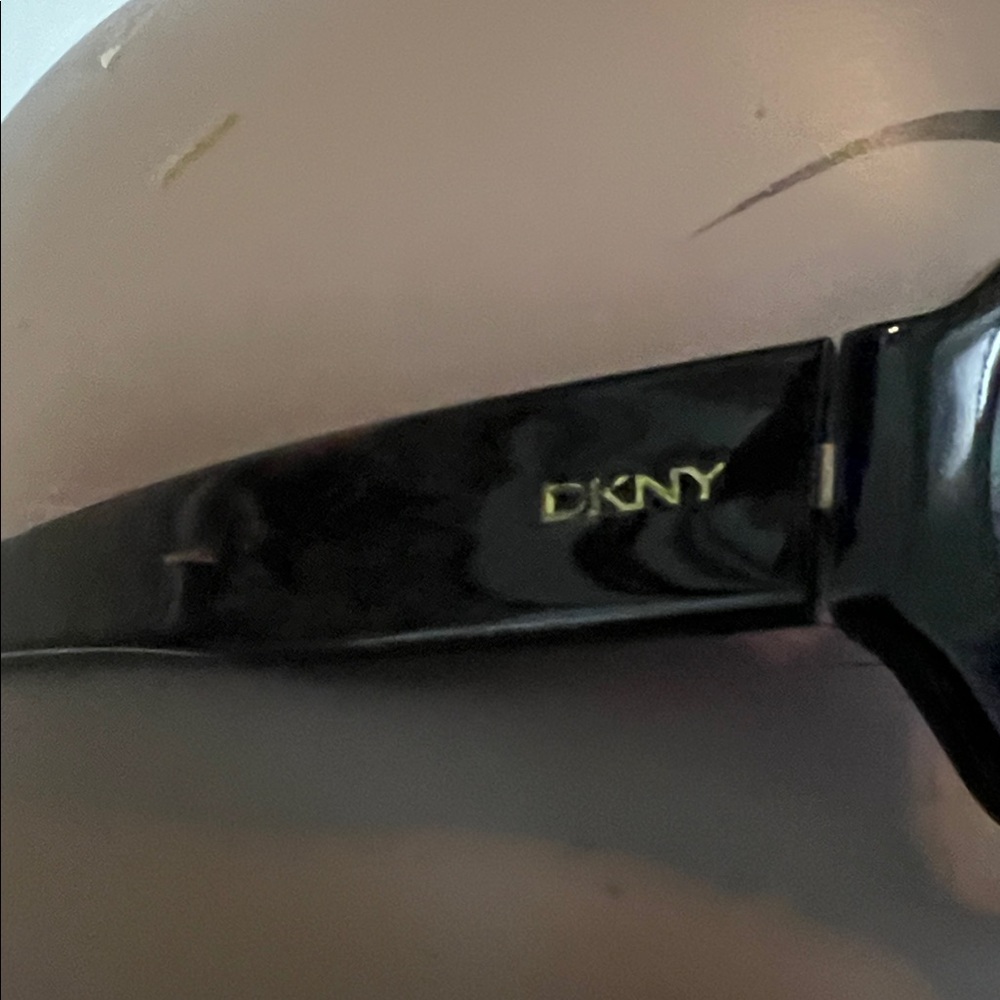 DKNY‎ GLASSES FRAMES - Picture 3 of 4